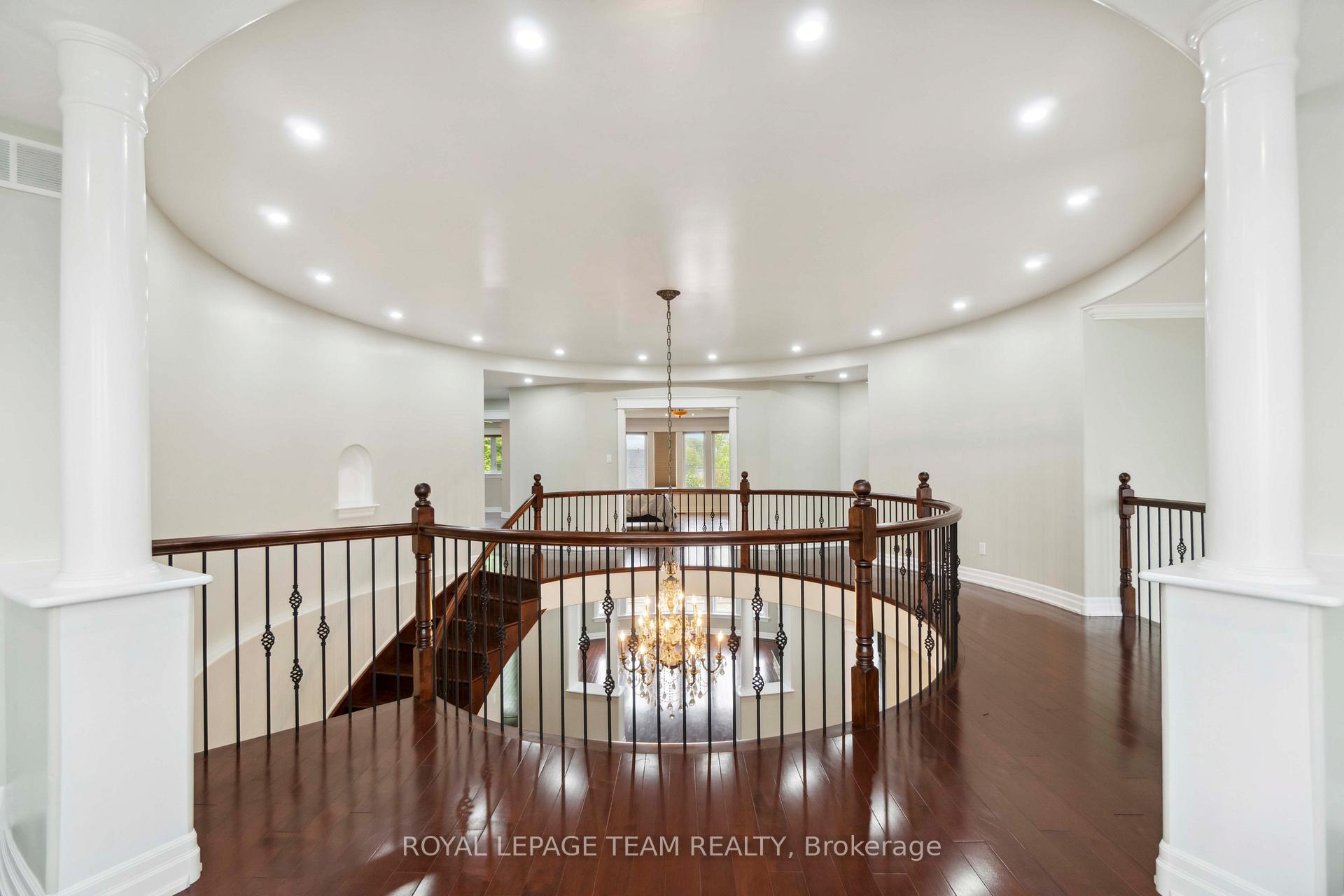 Photo 23 of 215 Stevenson Crescent, Renfrew — HOMEH
