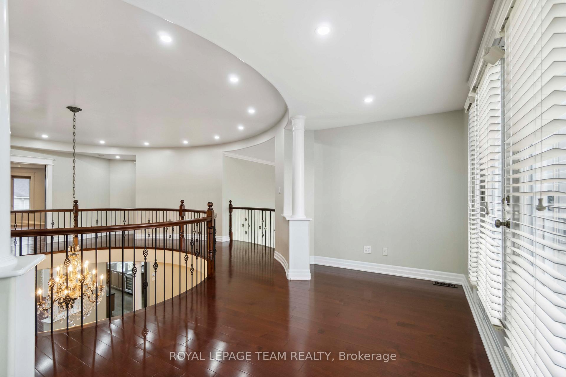 Photo 25 of 215 Stevenson Crescent, Renfrew — HOMEH