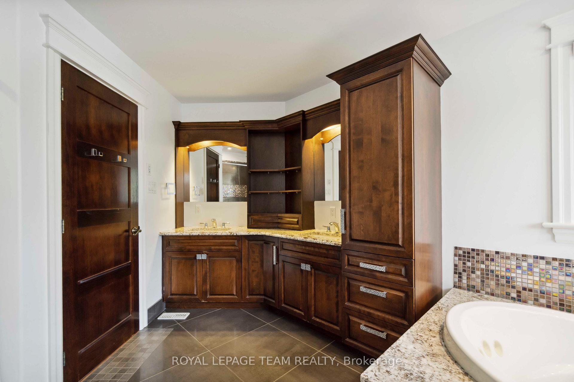 Photo 30 of 215 Stevenson Crescent, Renfrew — HOMEH