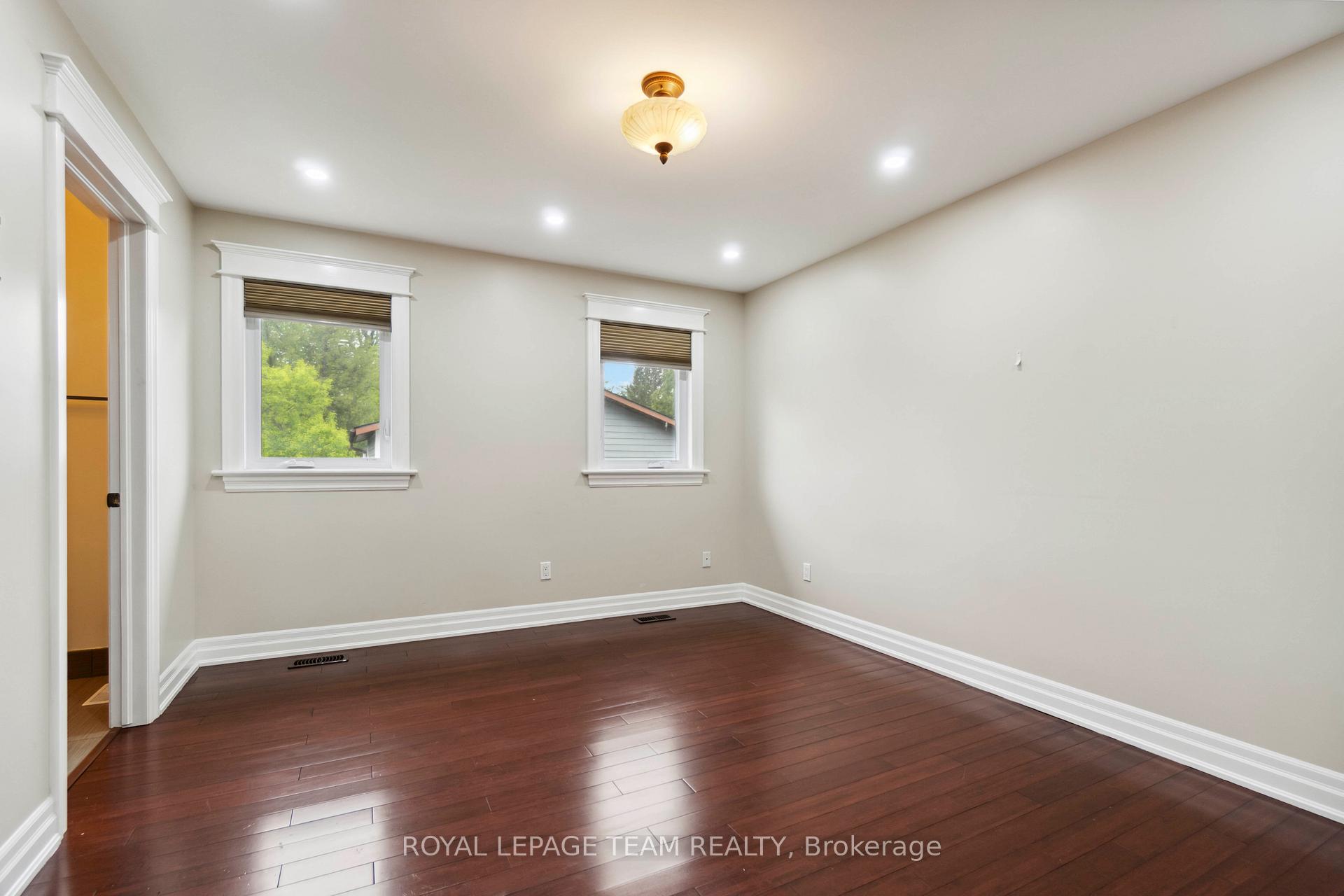Photo 33 of 215 Stevenson Crescent, Renfrew — HOMEH