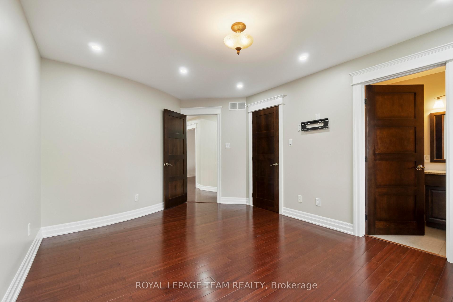 Photo 34 of 215 Stevenson Crescent, Renfrew — HOMEH