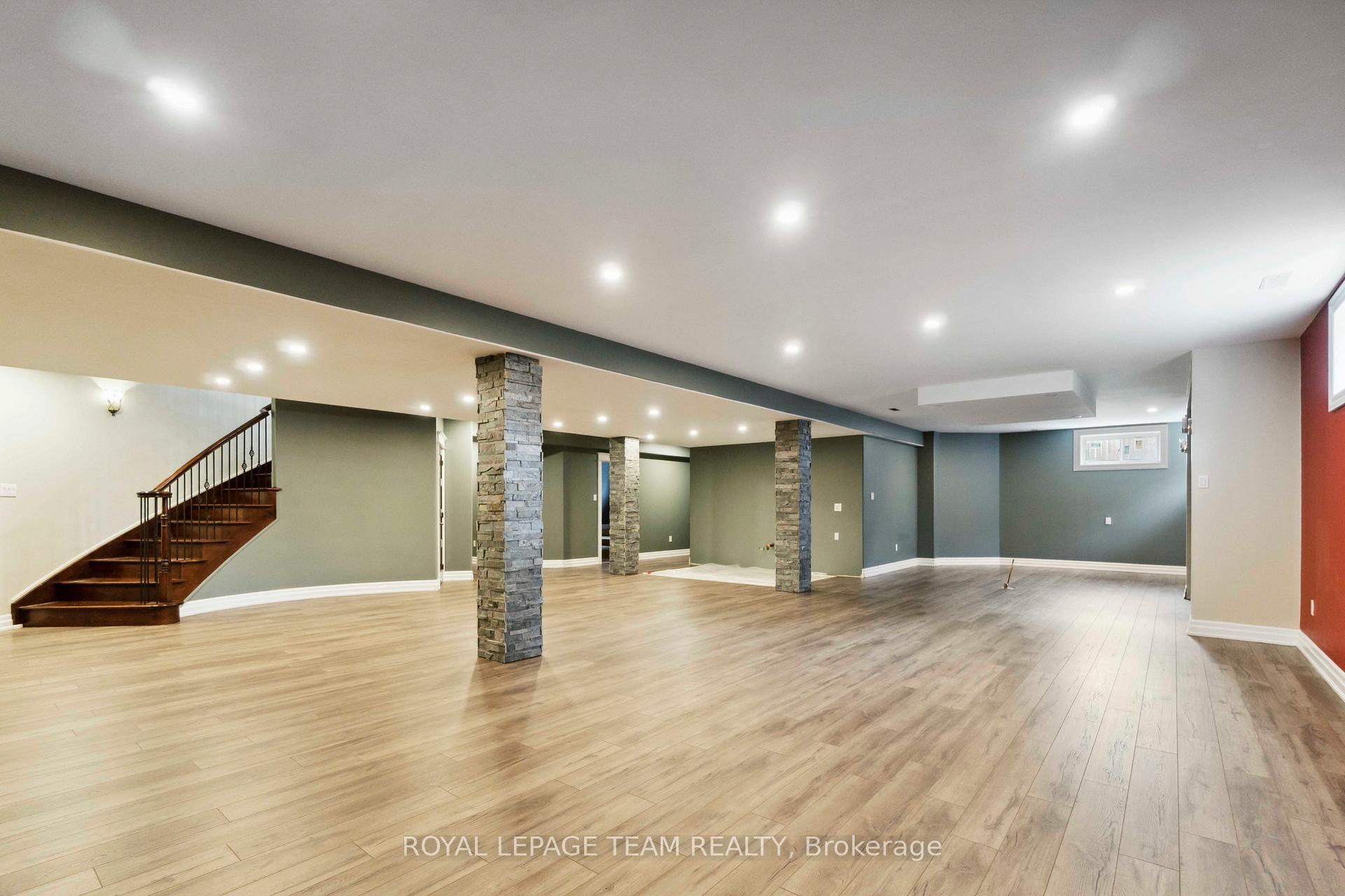 Photo 41 of 215 Stevenson Crescent, Renfrew — HOMEH