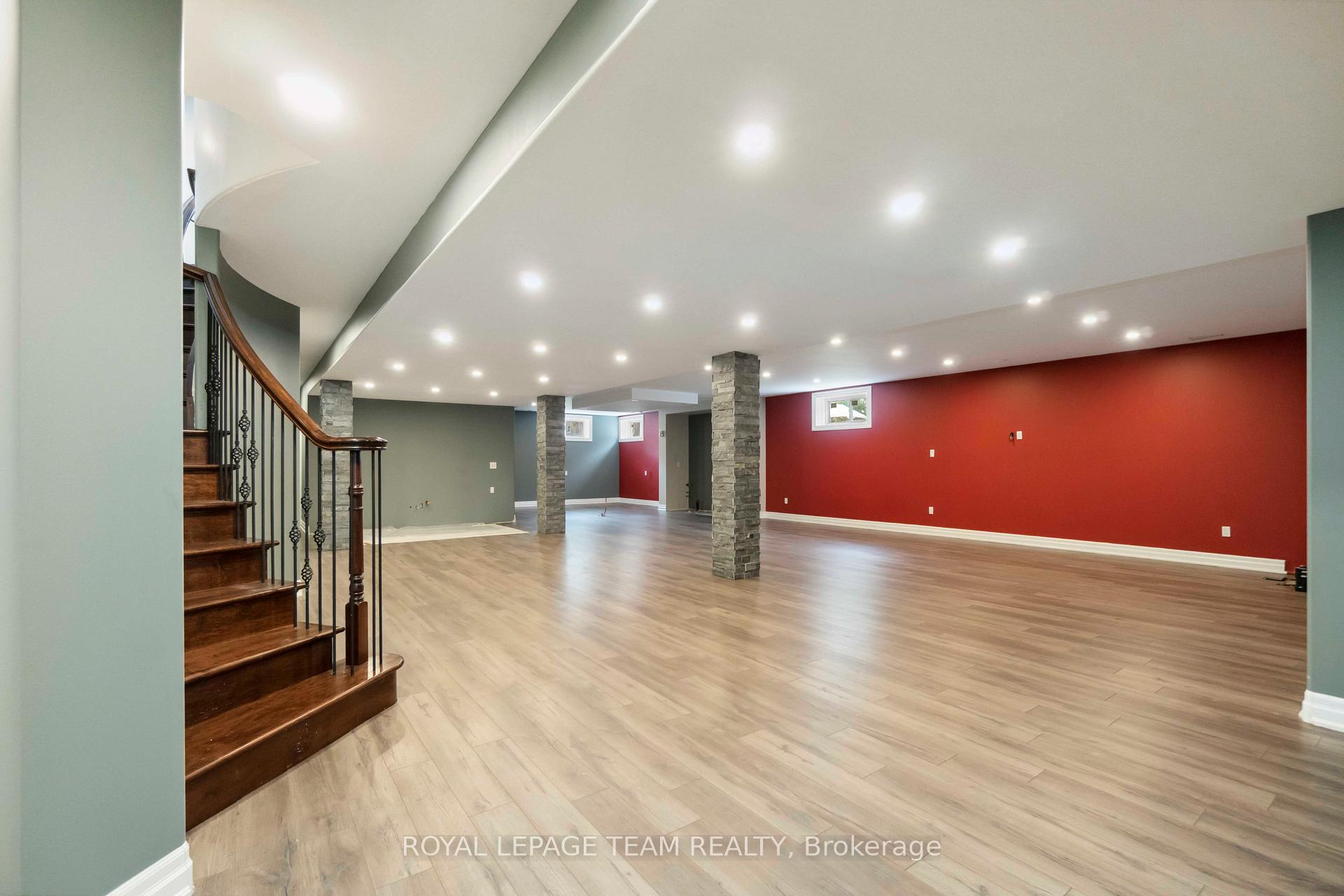 Photo 42 of 215 Stevenson Crescent, Renfrew — HOMEH