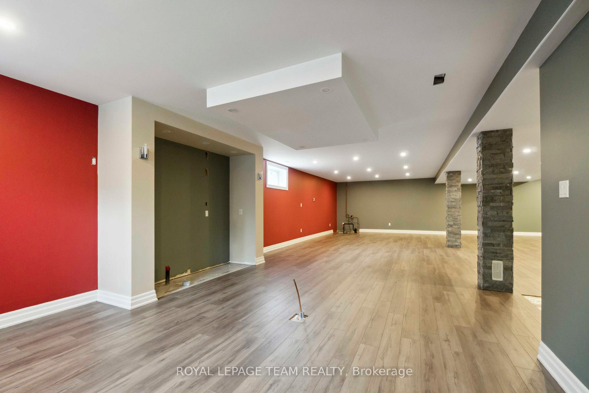 Photo 43 of 215 Stevenson Crescent, Renfrew — HOMEH