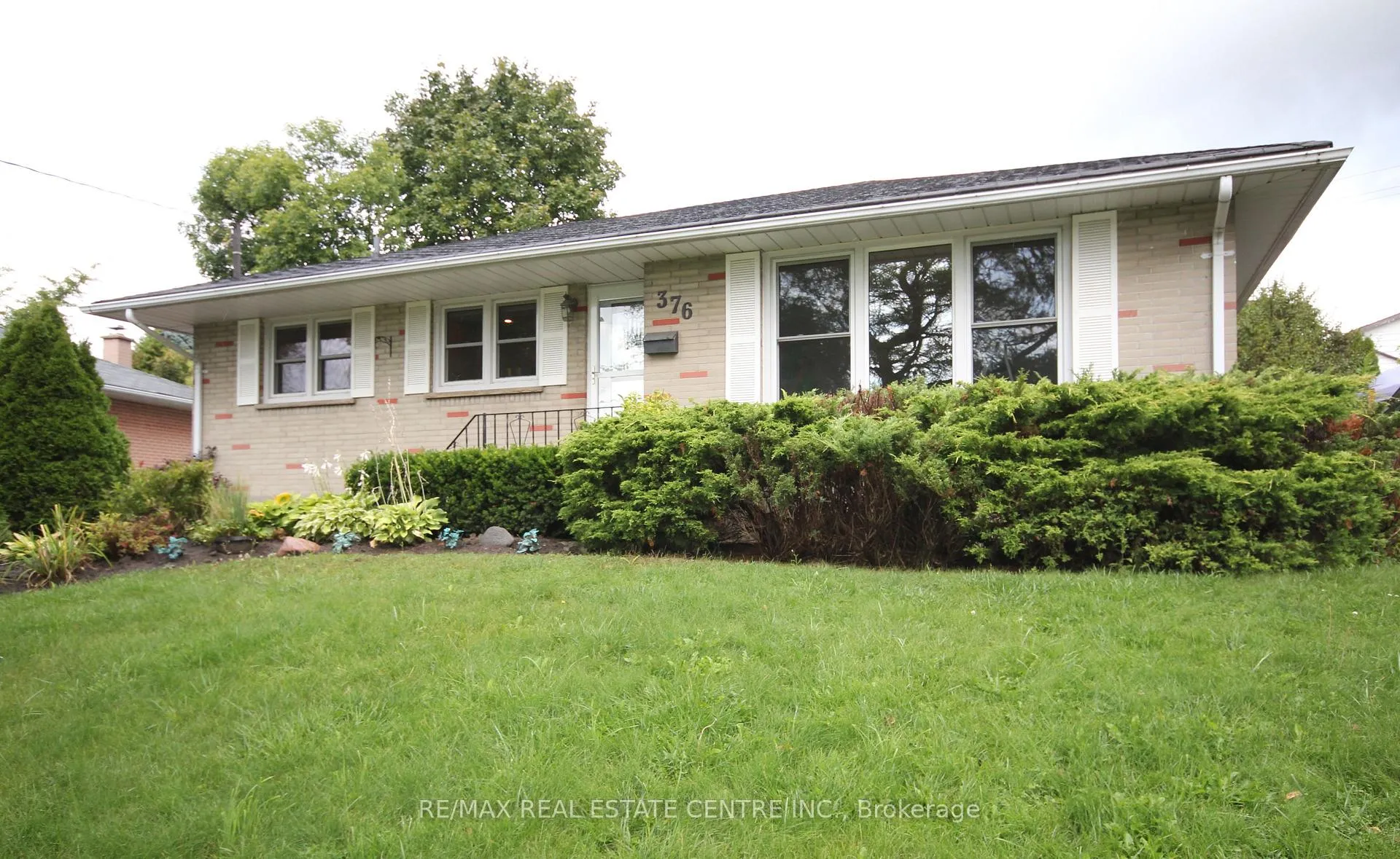 Front of Unit Main, 376 Humewood Avenue