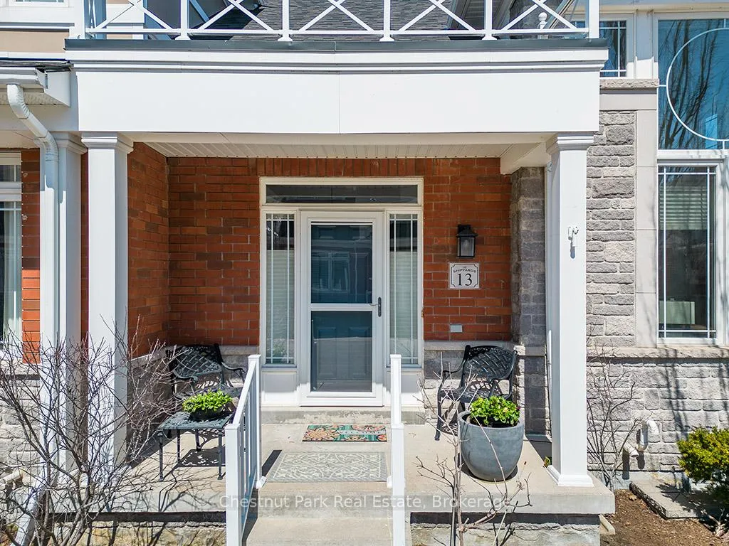 Photo 2 of 13 Collship Lane, Collingwood — HOMEH