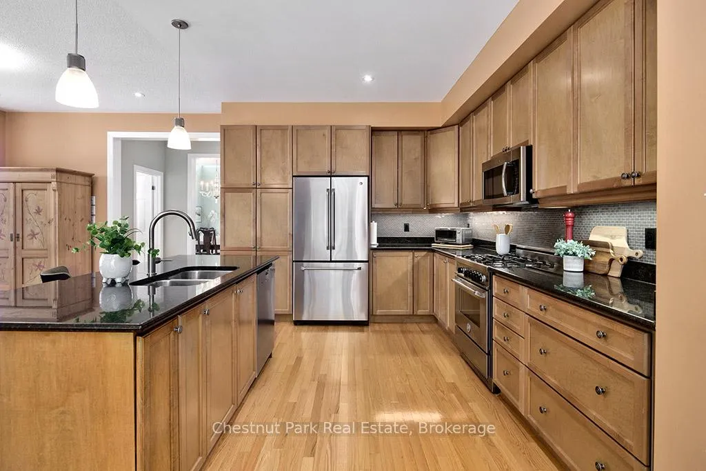 Photo 15 of 13 Collship Lane, Collingwood — HOMEH