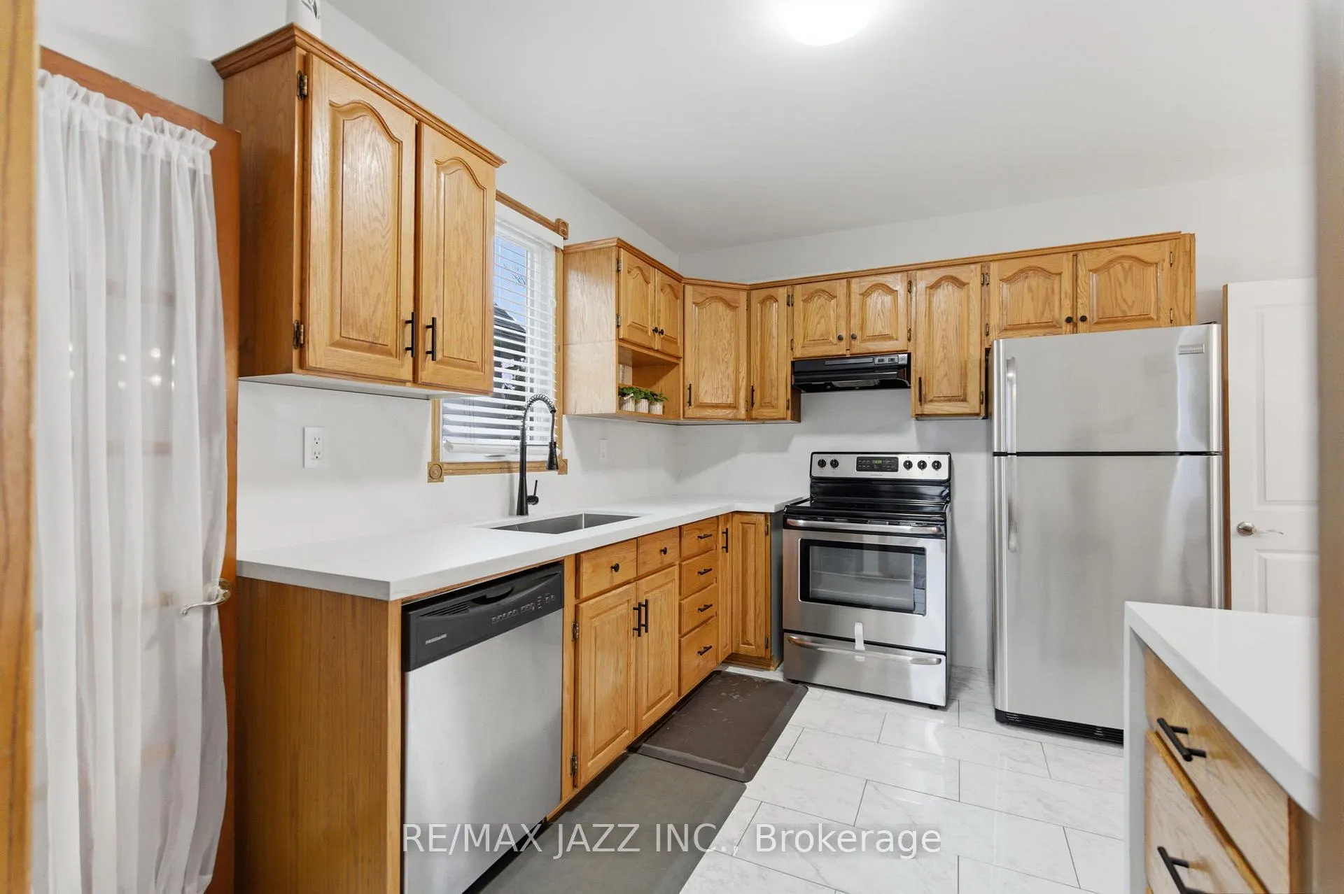 Photo 11 of 148 Conant Street, Oshawa, Lakeview — HOMEH