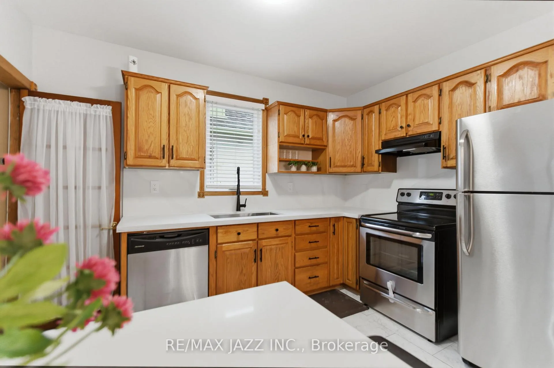 Photo 13 of 148 Conant Street, Oshawa, Lakeview — HOMEH