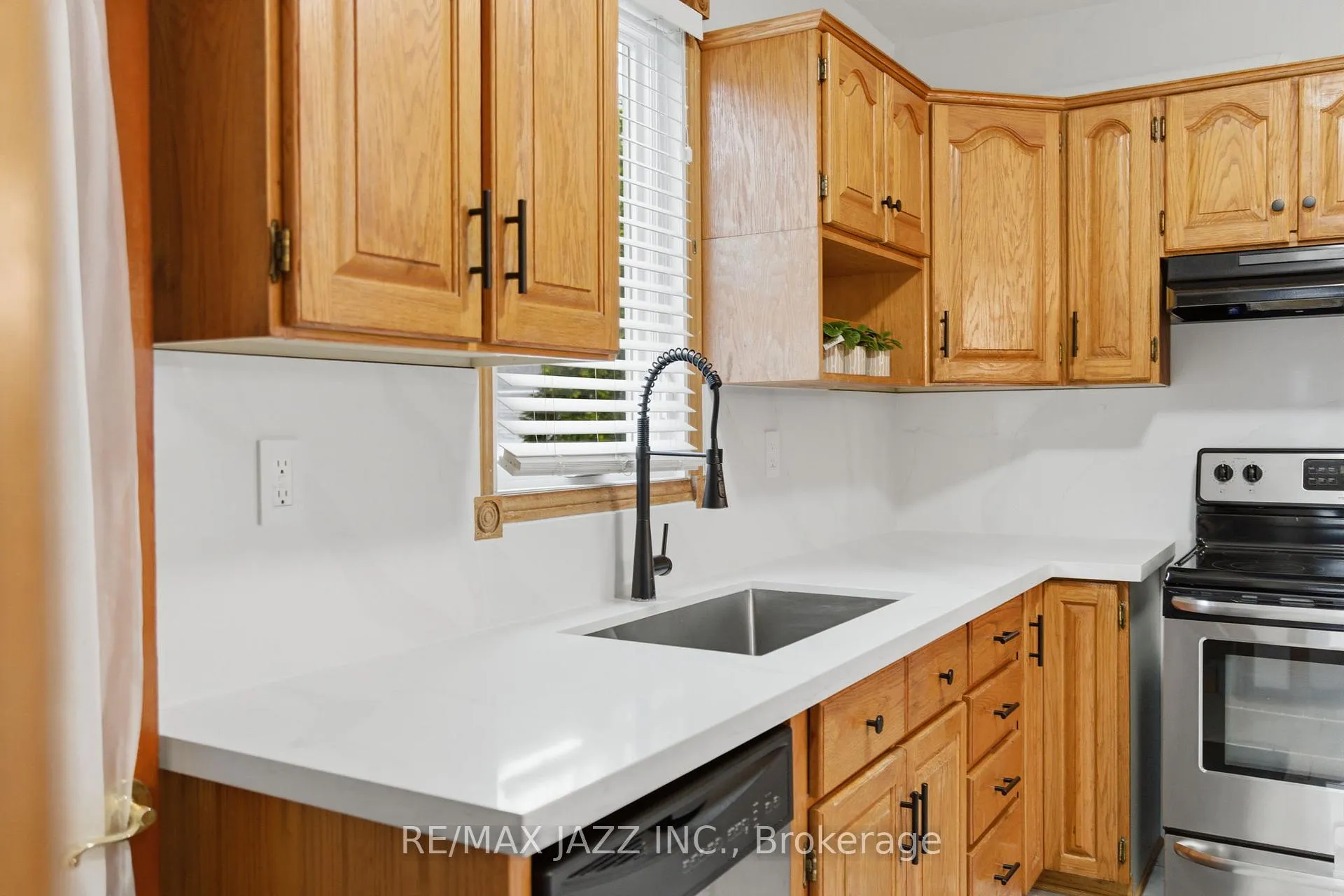 Photo 14 of 148 Conant Street, Oshawa, Lakeview — HOMEH