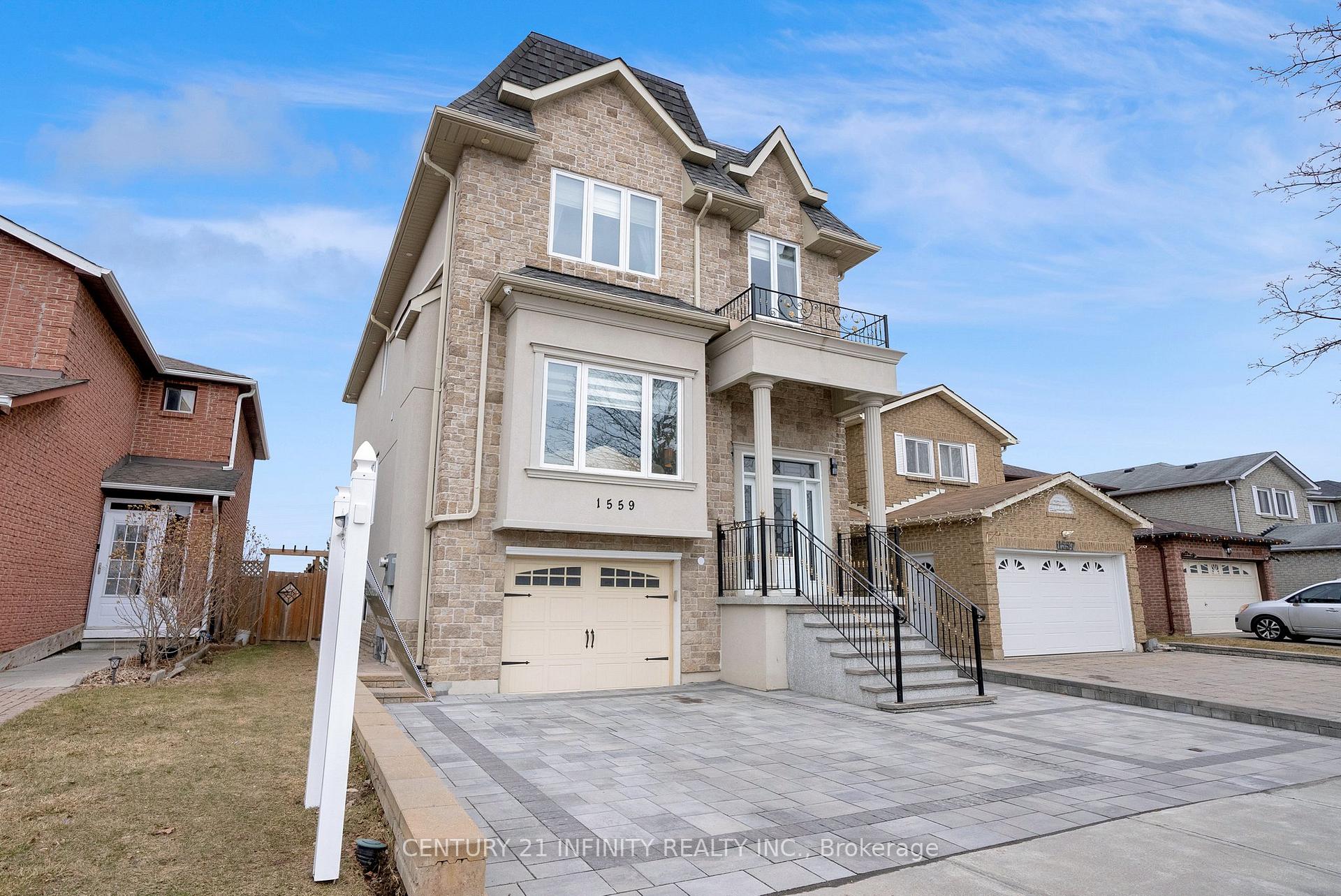 Photo 2 of 1559 Marshcourt Drive, Pickering, Village East — HOMEH