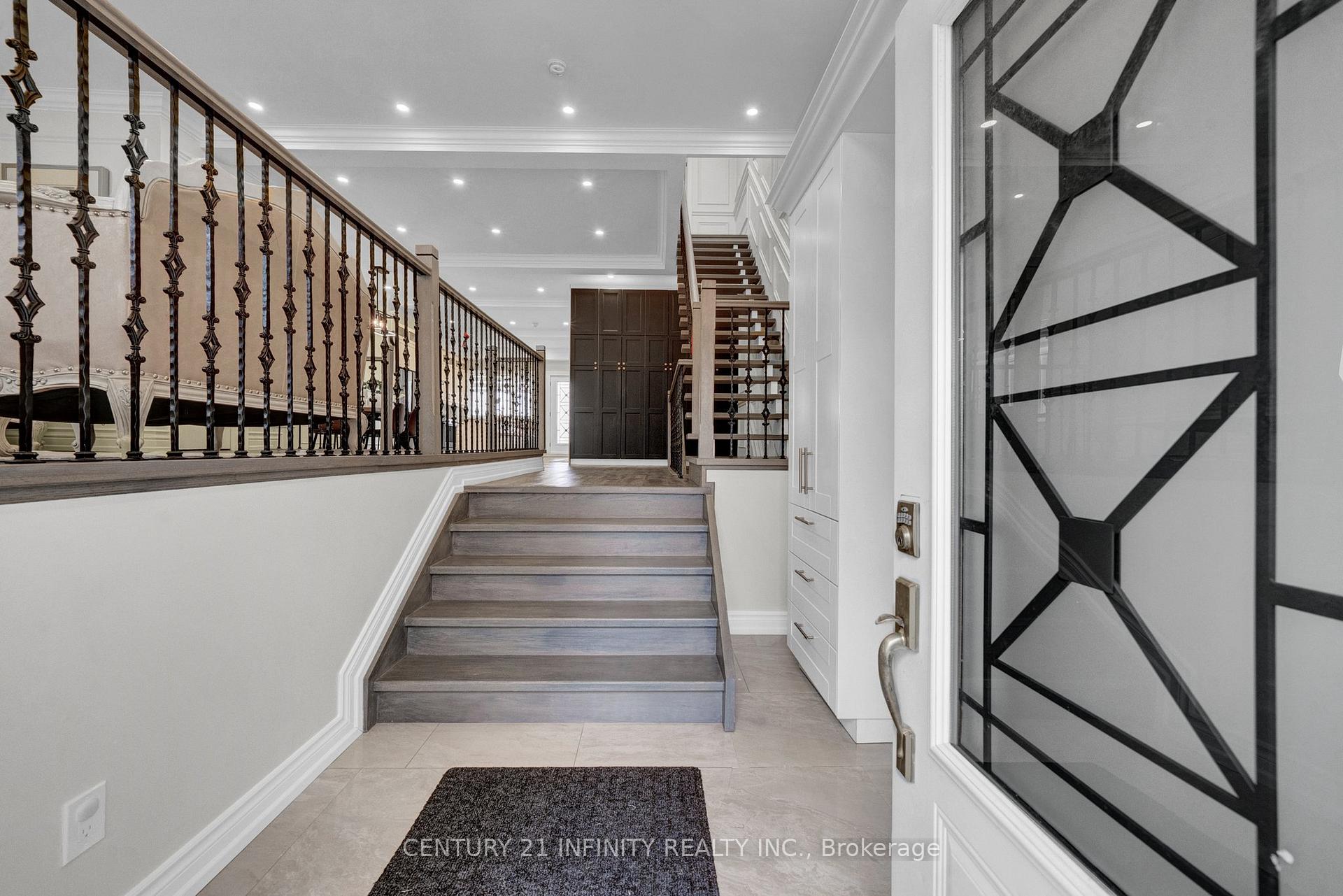 Photo 3 of 1559 Marshcourt Drive, Pickering, Village East — HOMEH