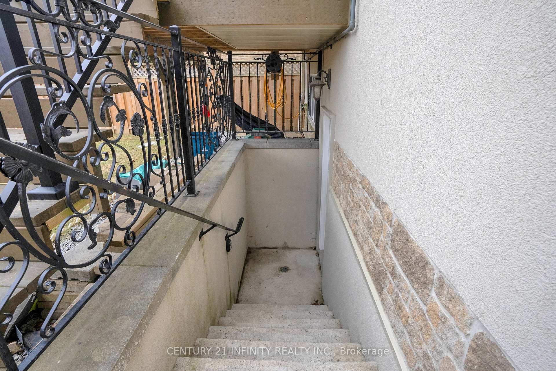 Photo 37 of 1559 Marshcourt Drive, Pickering, Village East — HOMEH