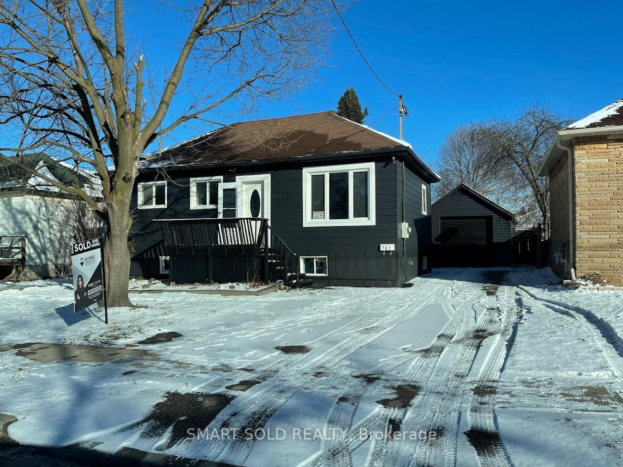 Front of Unit Upper, 761 Rowena Street