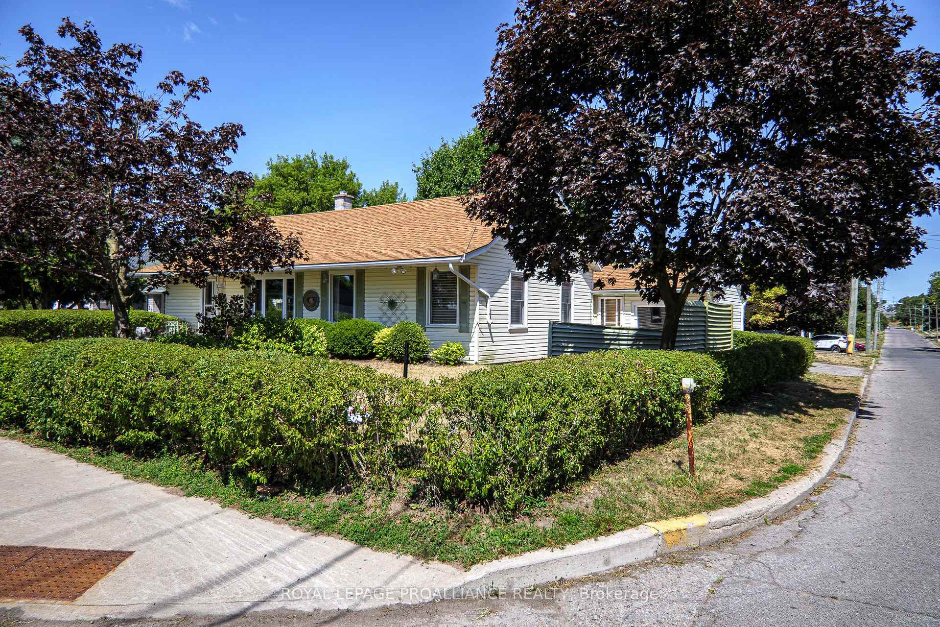 Photo 3 of 18 Jackson Street, Quinte West, Trenton Ward — HOMEH