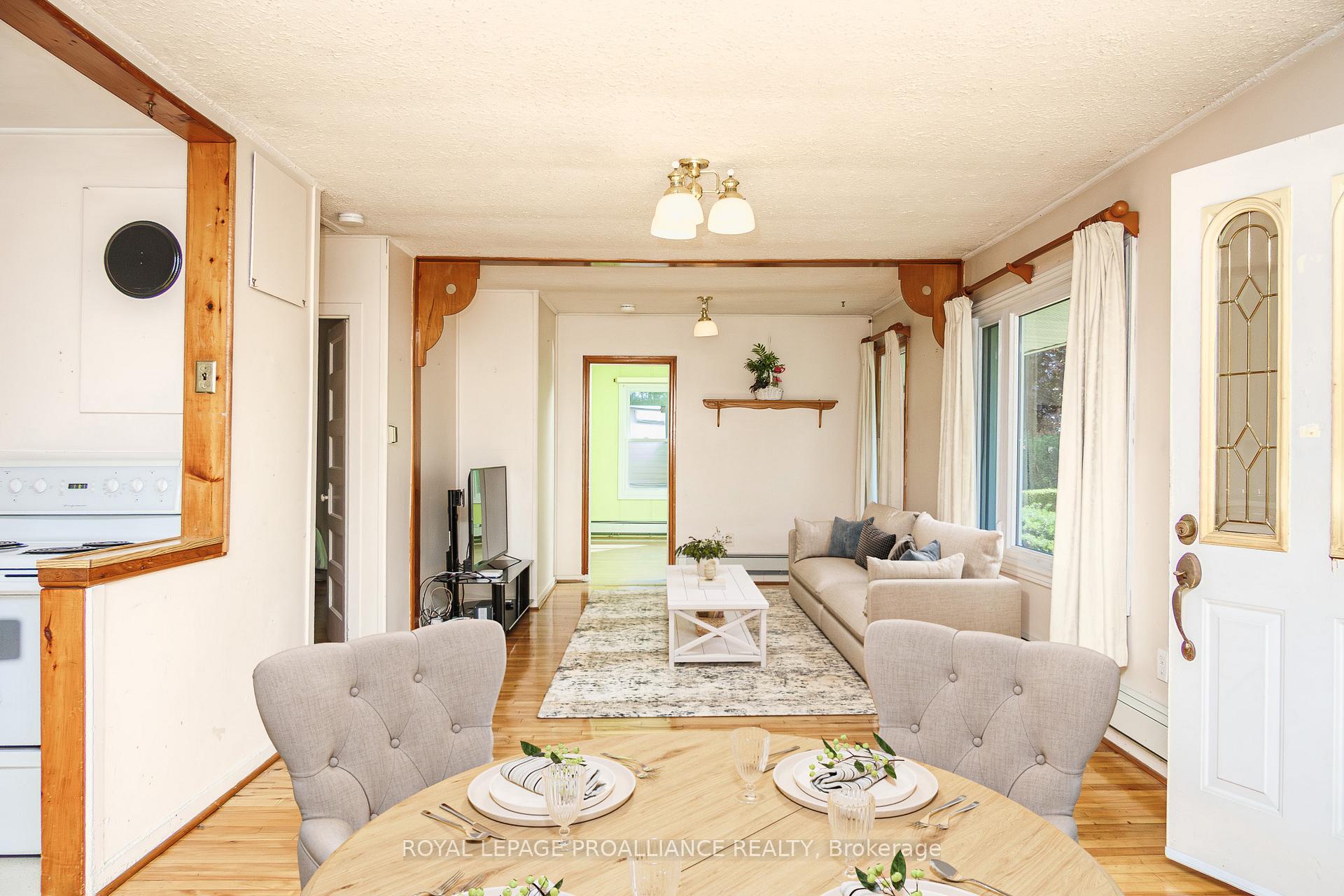 Photo 10 of 18 Jackson Street, Quinte West, Trenton Ward — HOMEH