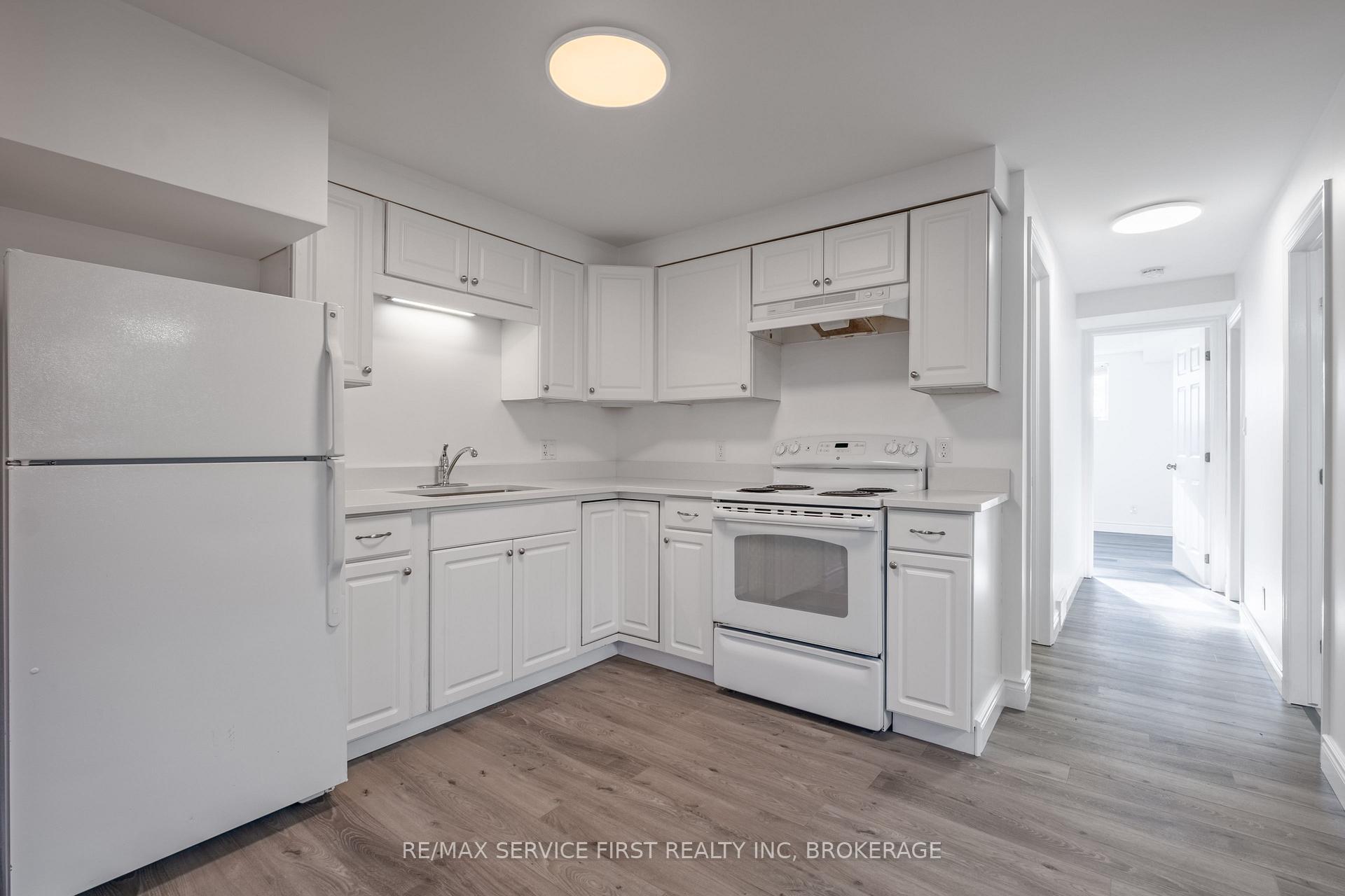 Photo 22 of 906 Uxbridge Crescent, Kingston, East Gardiners Rd — HOMEH