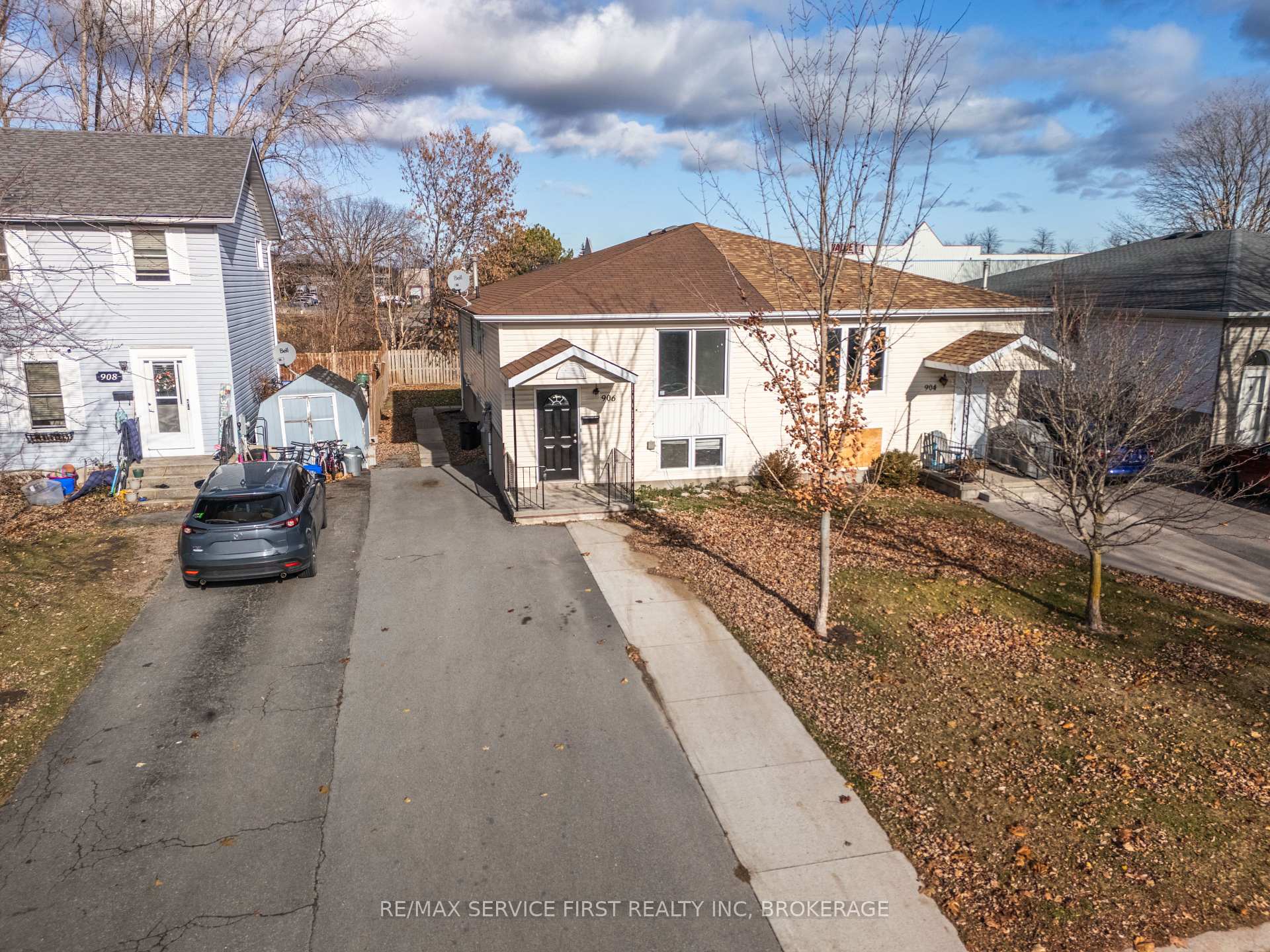 Photo 28 of 906 Uxbridge Crescent, Kingston, East Gardiners Rd — HOMEH