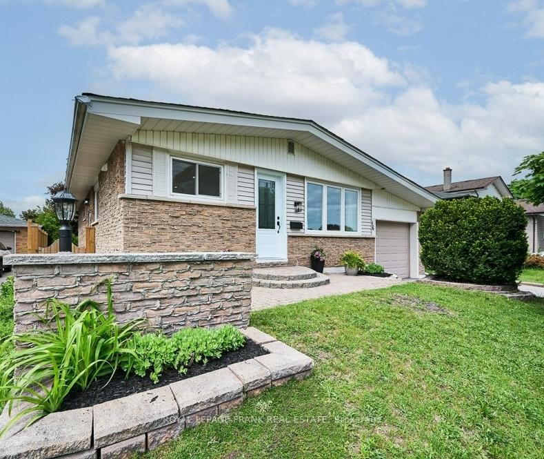 Front of 86 Iroquois Avenue