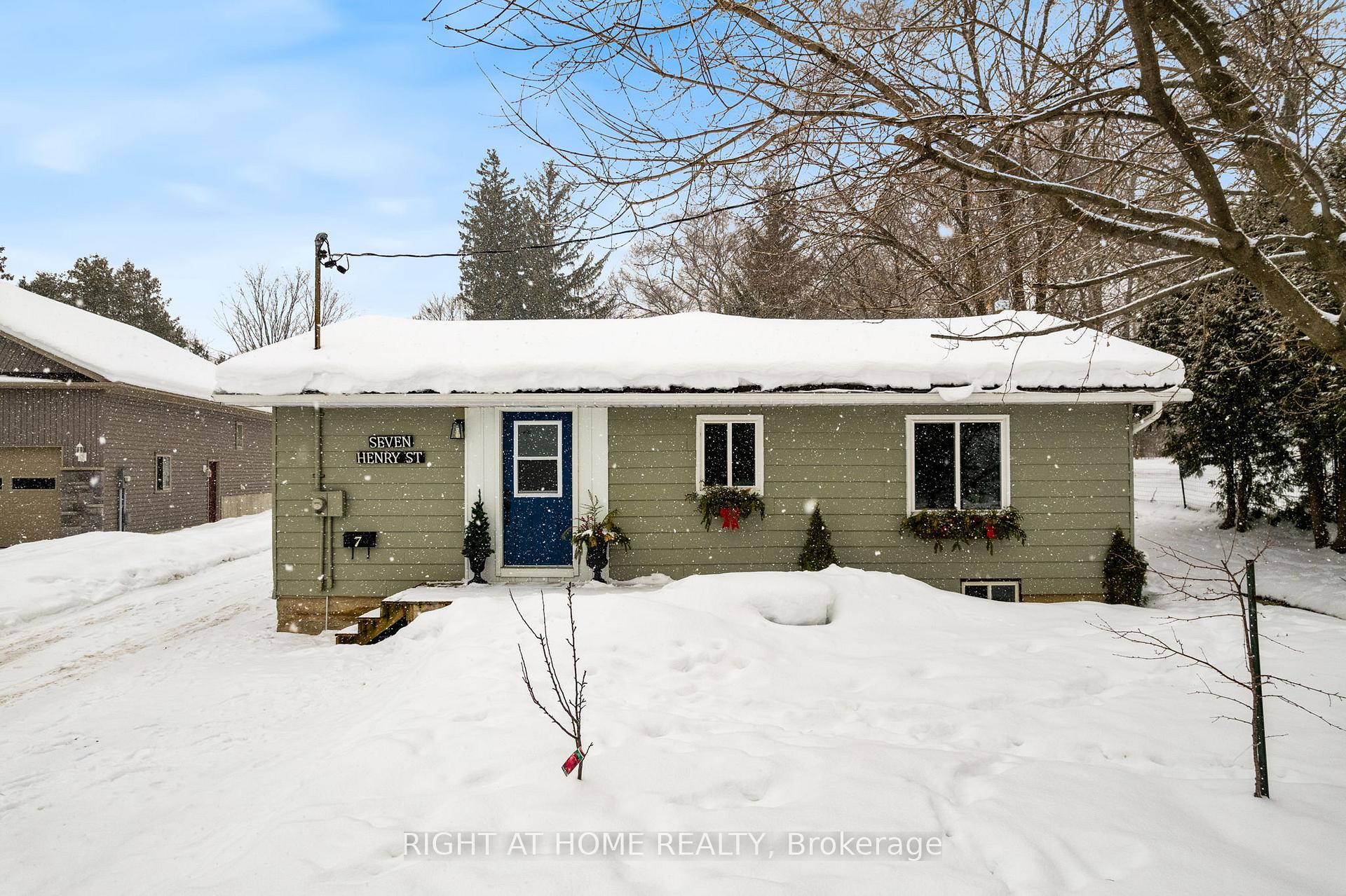 Photo 2 of 7 Henry Street, Ramara, Atherley — HOMEH