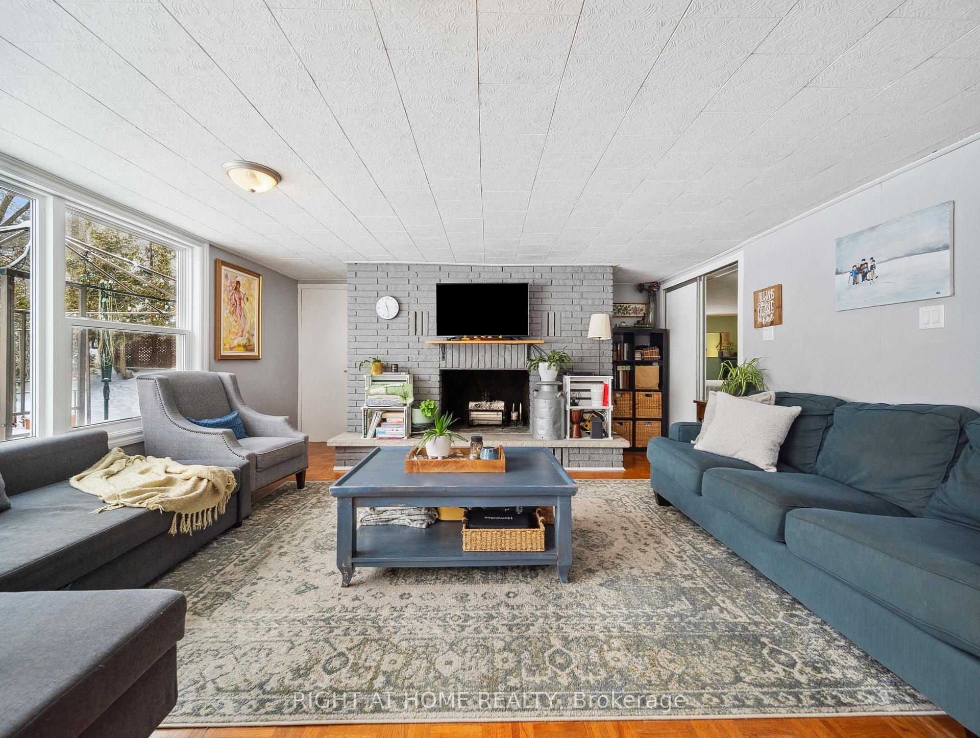 Photo 3 of 7 Henry Street, Ramara, Atherley — HOMEH
