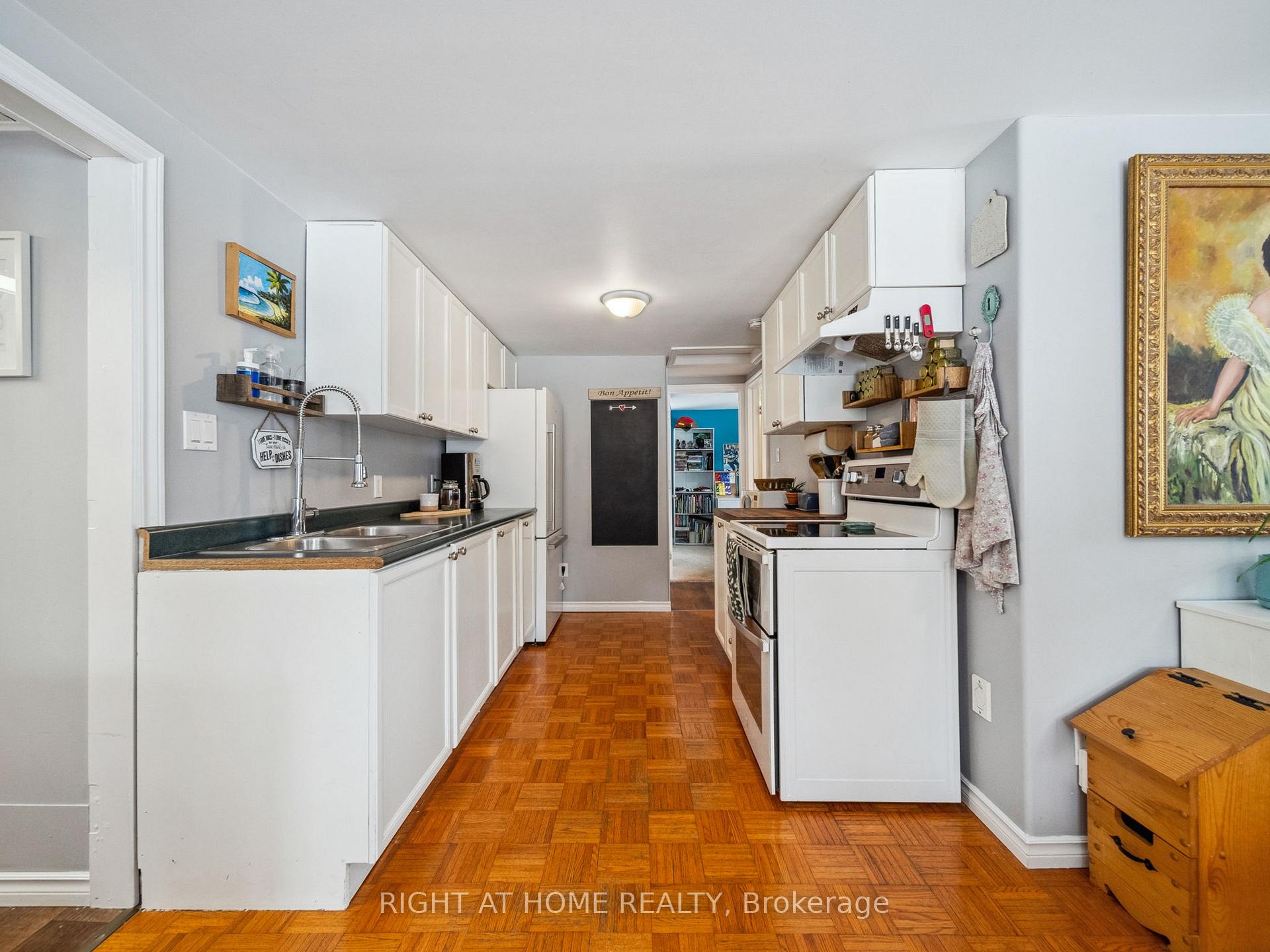 Photo 11 of 7 Henry Street, Ramara, Atherley — HOMEH