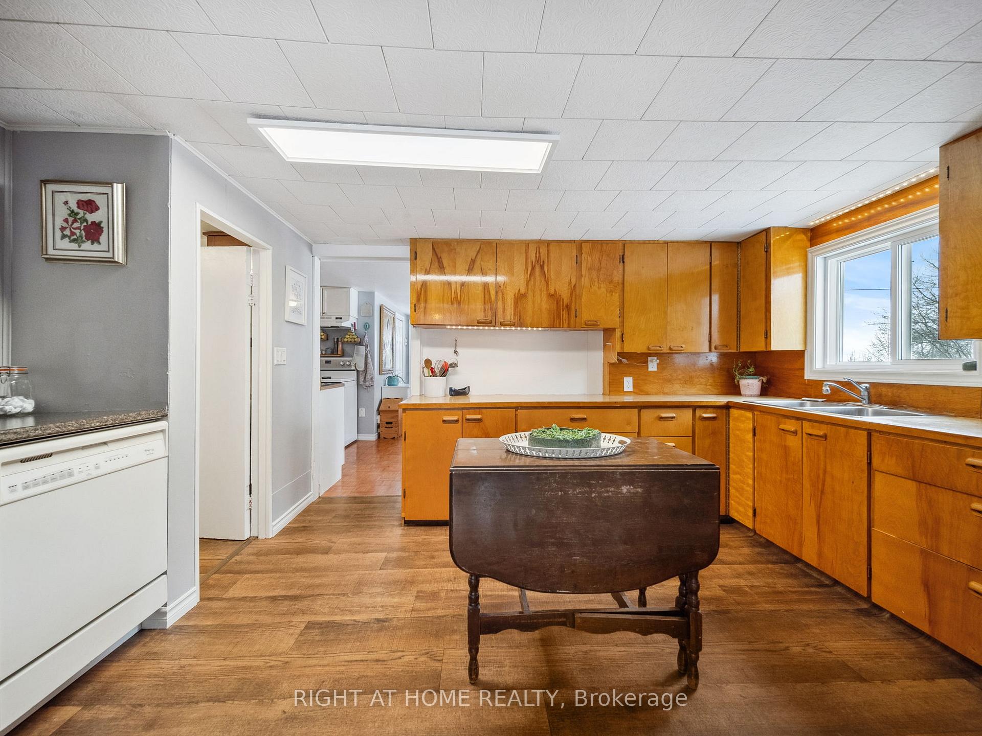 Photo 15 of 7 Henry Street, Ramara, Atherley — HOMEH