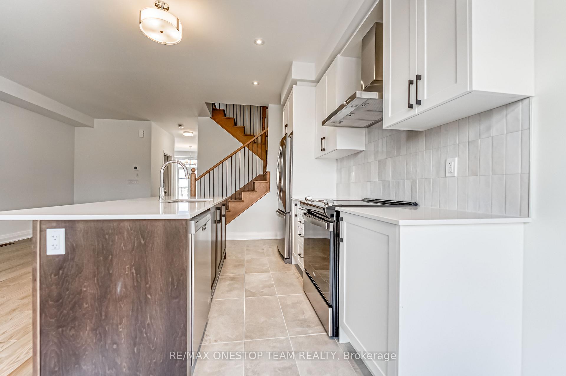 Photo 13 of 2819 Albatross Way, Pickering, Rural Pickering — HOMEH