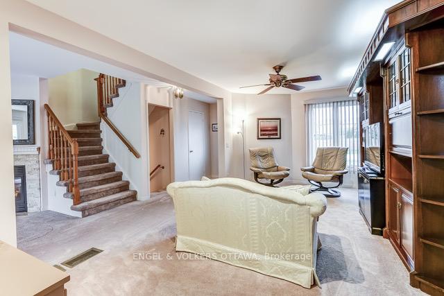 Photo 6 of 681 Layton Court, Pickering, West Shore — HOMEH