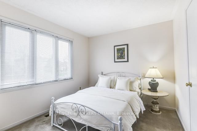 Photo 14 of 681 Layton Court, Pickering, West Shore — HOMEH