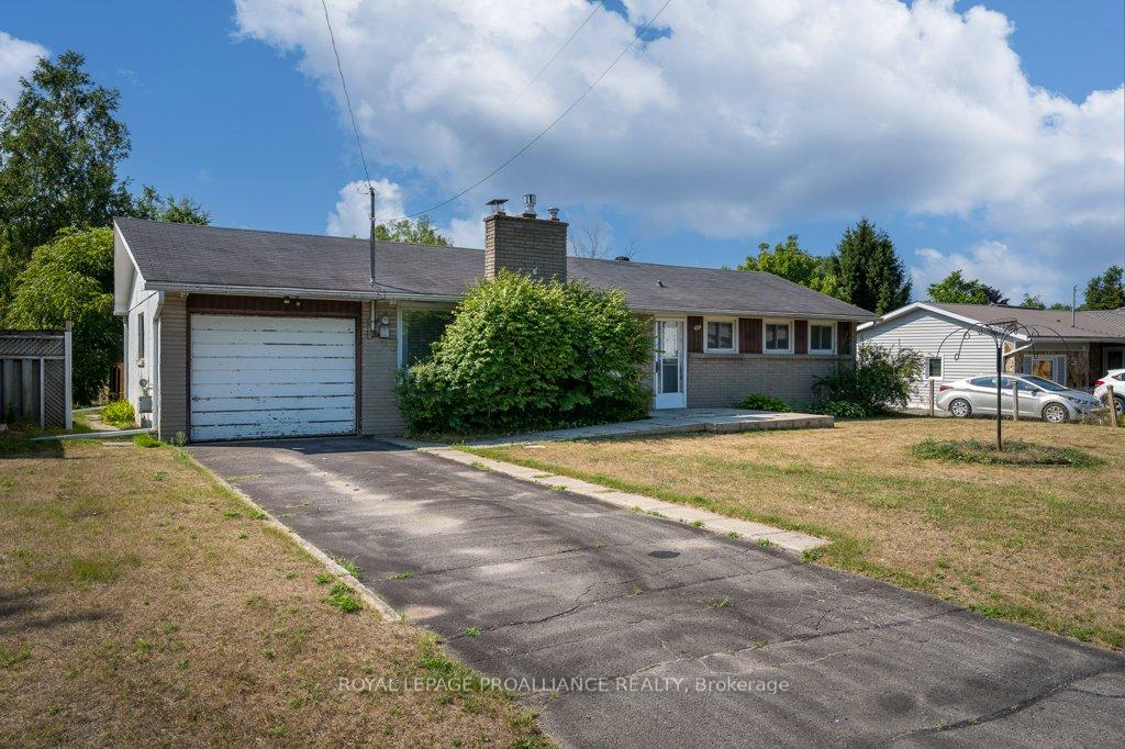 Photo 3 of 24 Quinte Road, Quinte West, Trenton Ward — HOMEH