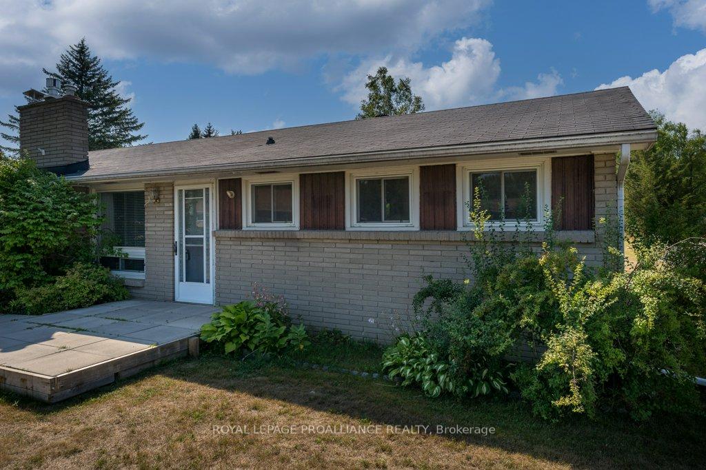 Photo 5 of 24 Quinte Road, Quinte West, Trenton Ward — HOMEH