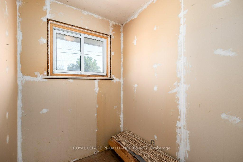 Photo 20 of 24 Quinte Road, Quinte West, Trenton Ward — HOMEH