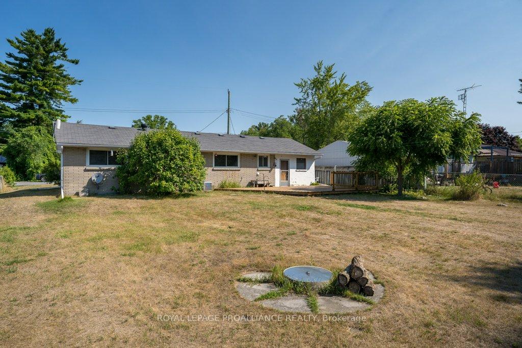 Photo 26 of 24 Quinte Road, Quinte West, Trenton Ward — HOMEH