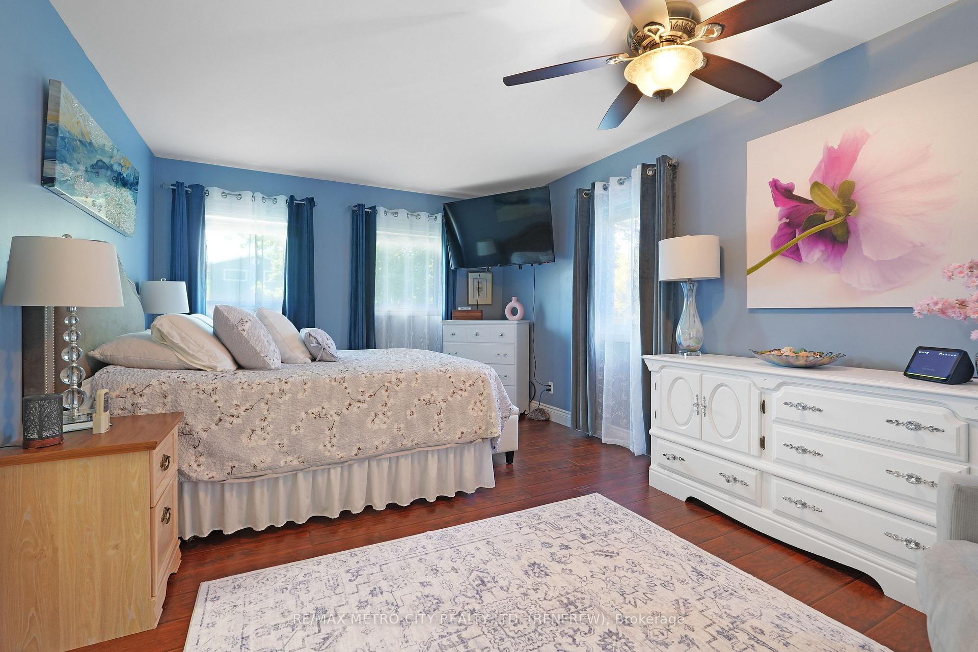 Photo 1 of 160 Airth Boulevard W, Renfrew — HOMEH