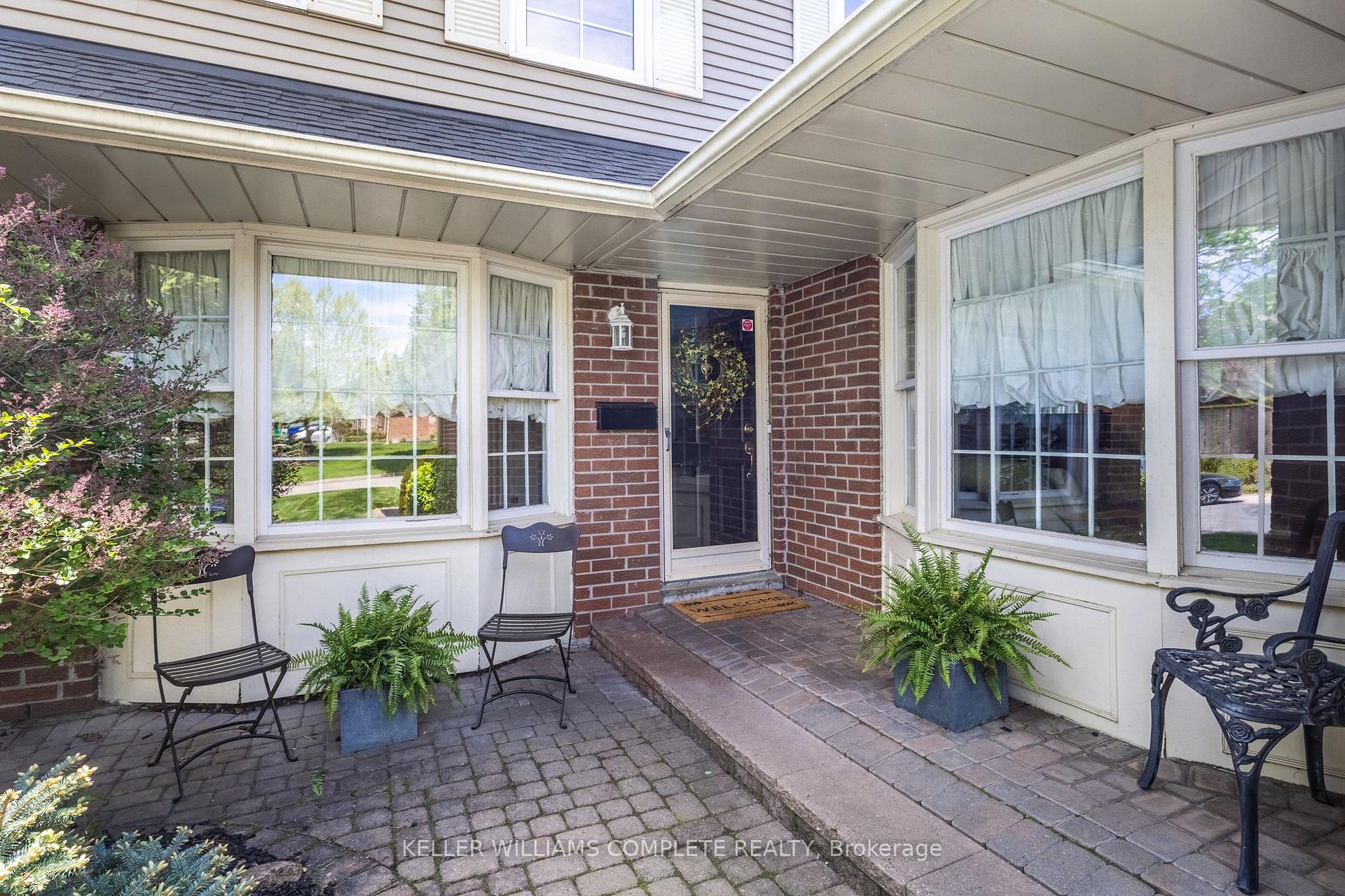 Photo 4 of 1138 Pebblestone Crescent, Pickering, Liverpool — HOMEH