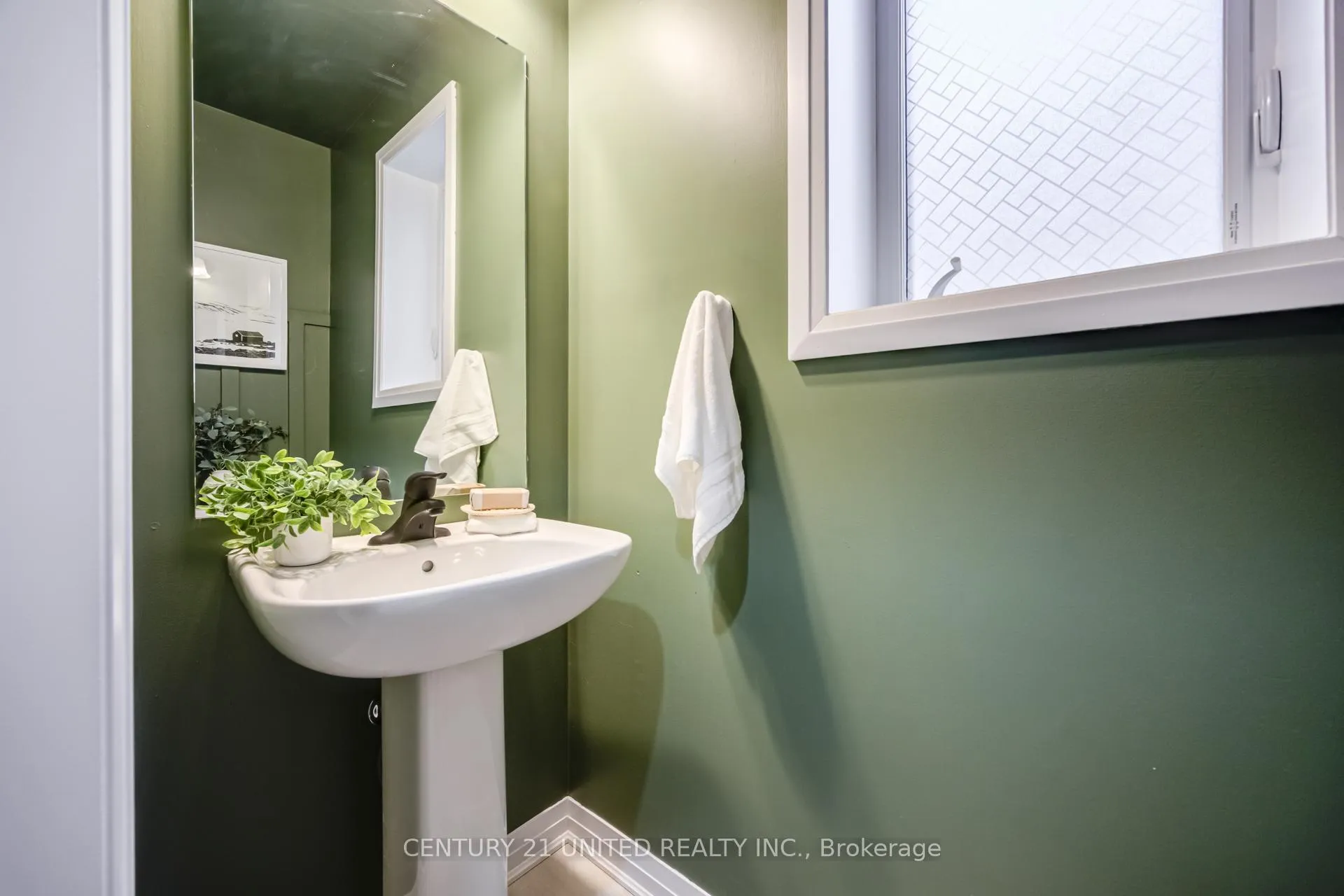 Photo 21 of 35 Fernridge Heights, Cavan Monaghan, Cavan Twp — HOMEH