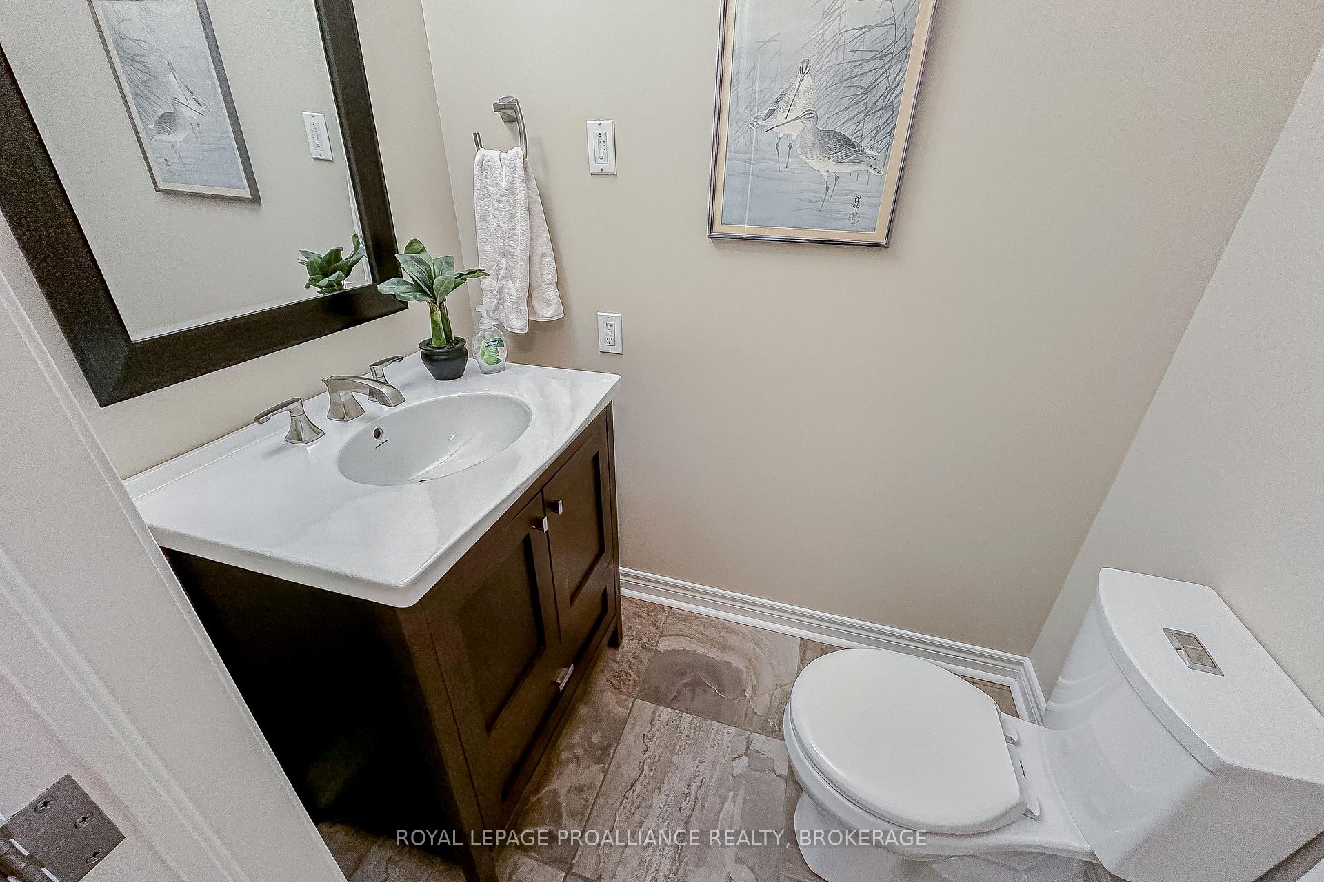 Photo 13 of 651 Woodland Place, Kingston, Kingston East (incl CFB Kingston) — HOMEH
