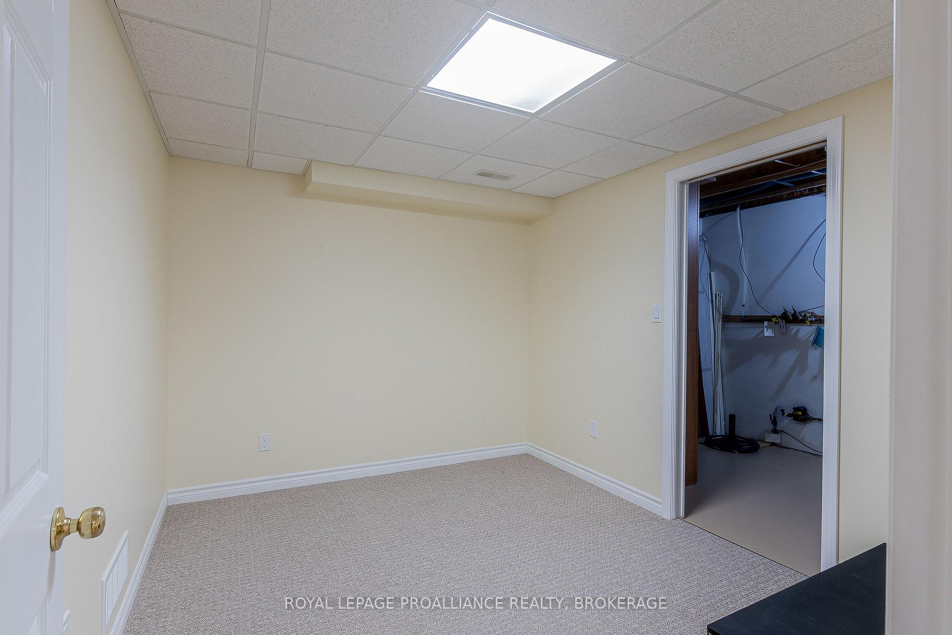 Photo 33 of 651 Woodland Place, Kingston, Kingston East (incl CFB Kingston) — HOMEH