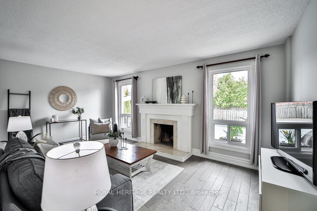 Photo 9 of 574 Springview Drive, Pickering, Amberlea — HOMEH