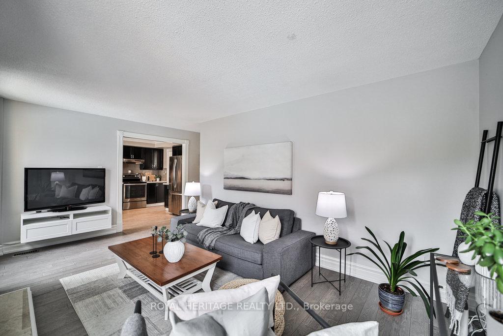 Photo 10 of 574 Springview Drive, Pickering, Amberlea — HOMEH