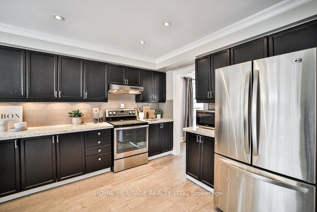 Photo 13 of 574 Springview Drive, Pickering, Amberlea — HOMEH