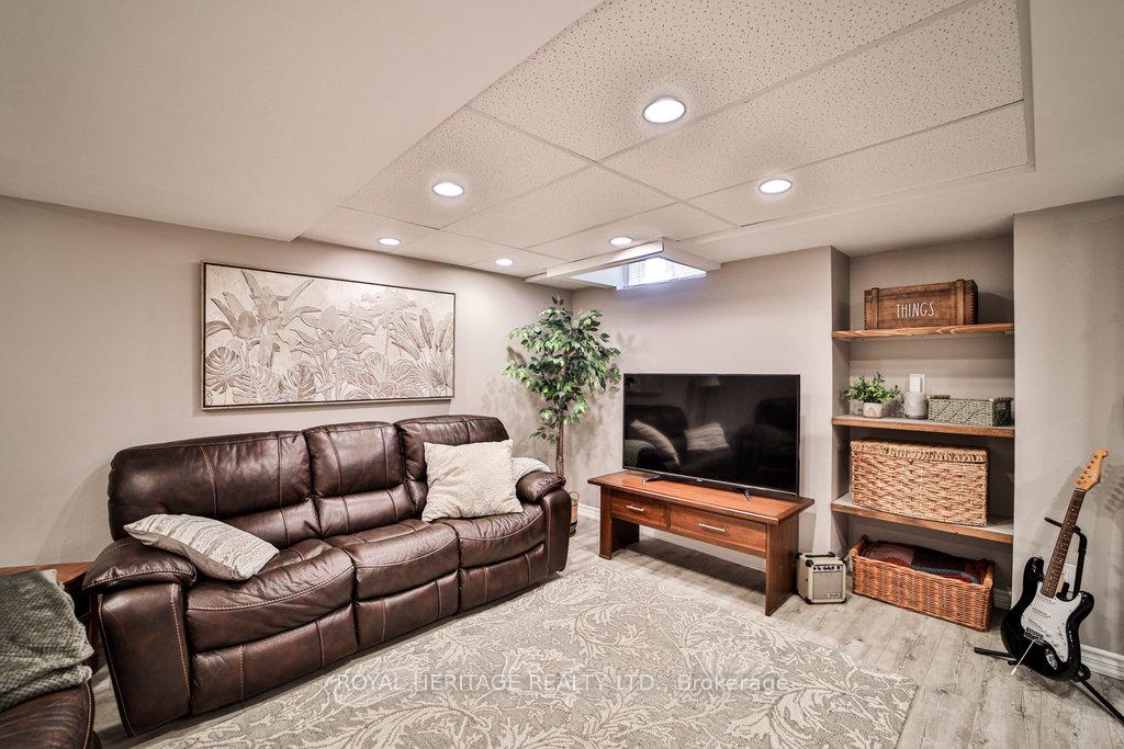 Photo 35 of 574 Springview Drive, Pickering, Amberlea — HOMEH