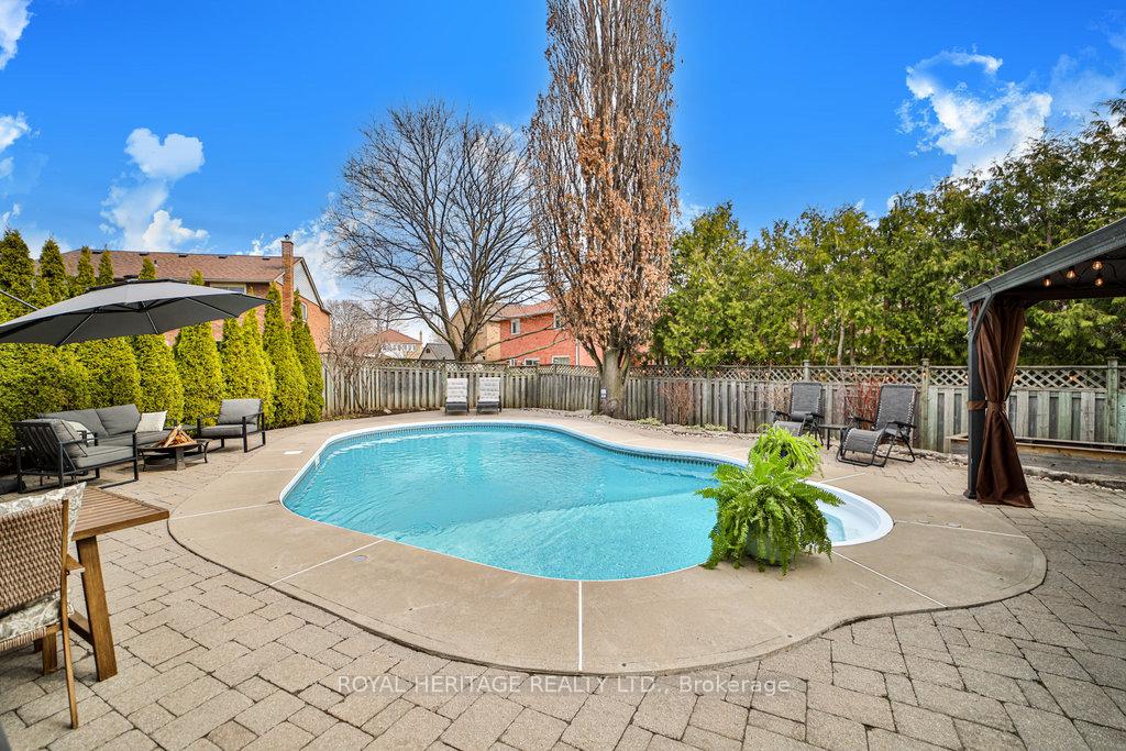 Photo 40 of 574 Springview Drive, Pickering, Amberlea — HOMEH