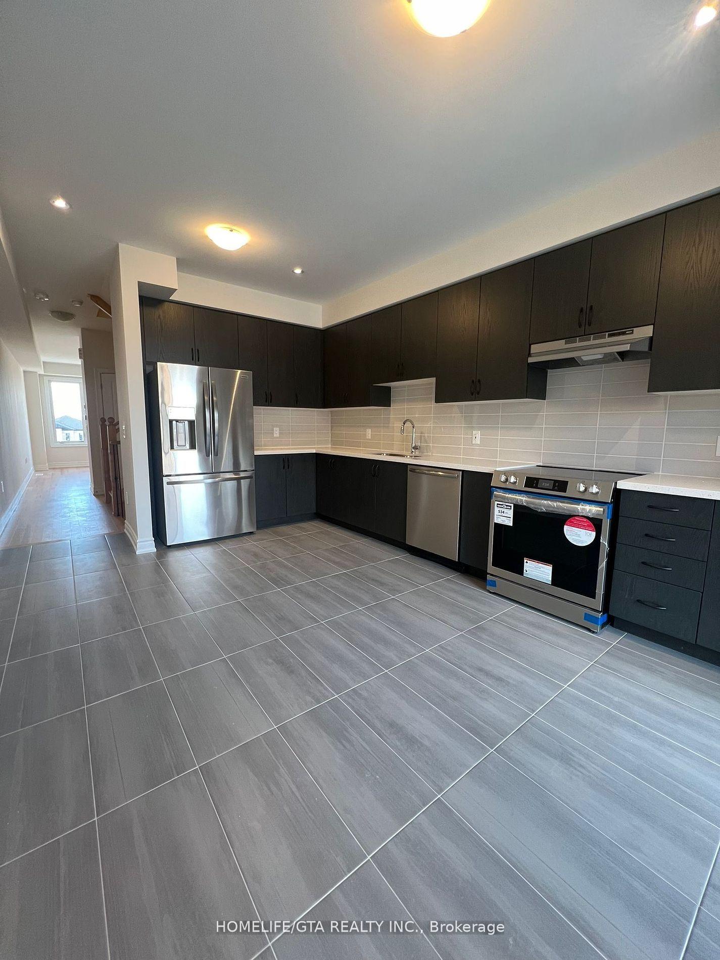 Photo 4 of 2830 Tippett Mews, Pickering, Rural Pickering — HOMEH