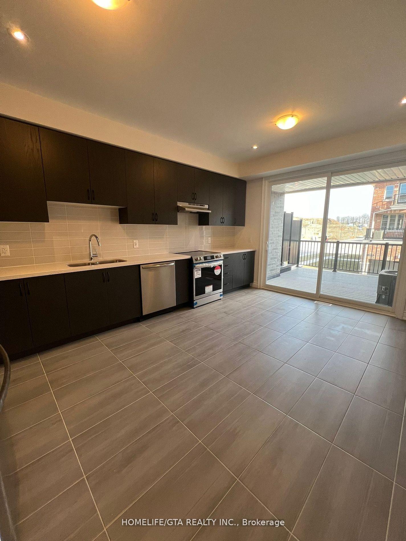 Photo 5 of 2830 Tippett Mews, Pickering, Rural Pickering — HOMEH