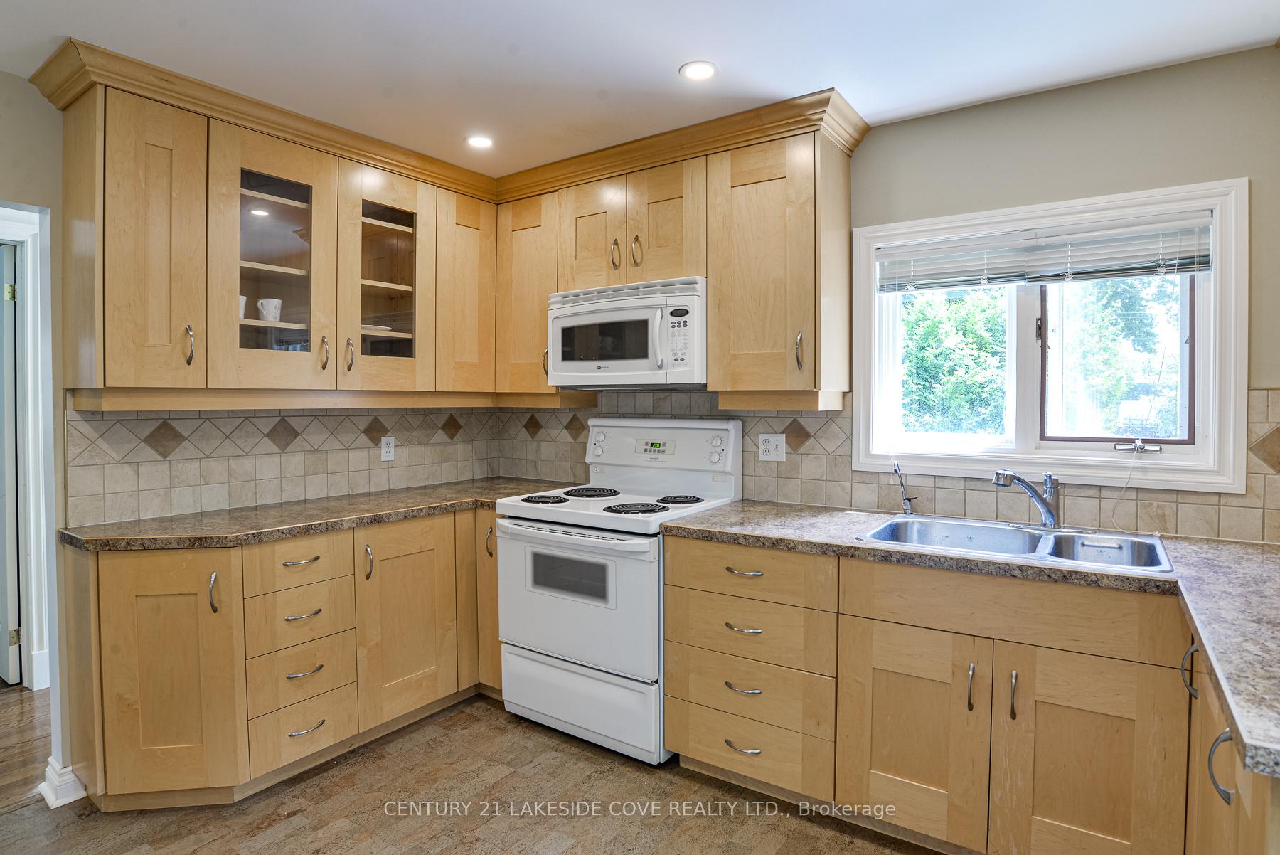 Photo 14 of 13 Old Indian Trail N, Ramara, Brechin — HOMEH