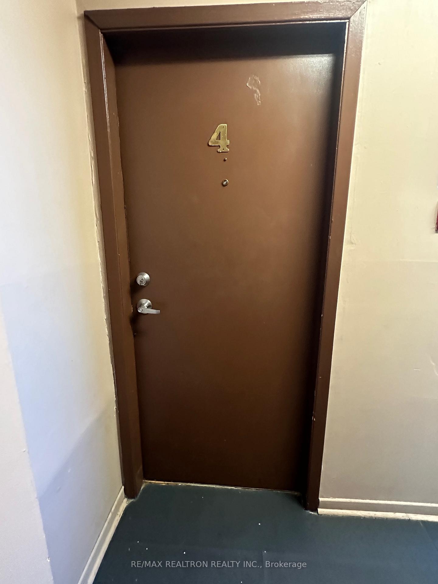 Photo 3 of Unit 4, 16-18 Simcoe Street N, Oshawa, O'Neill — HOMEH