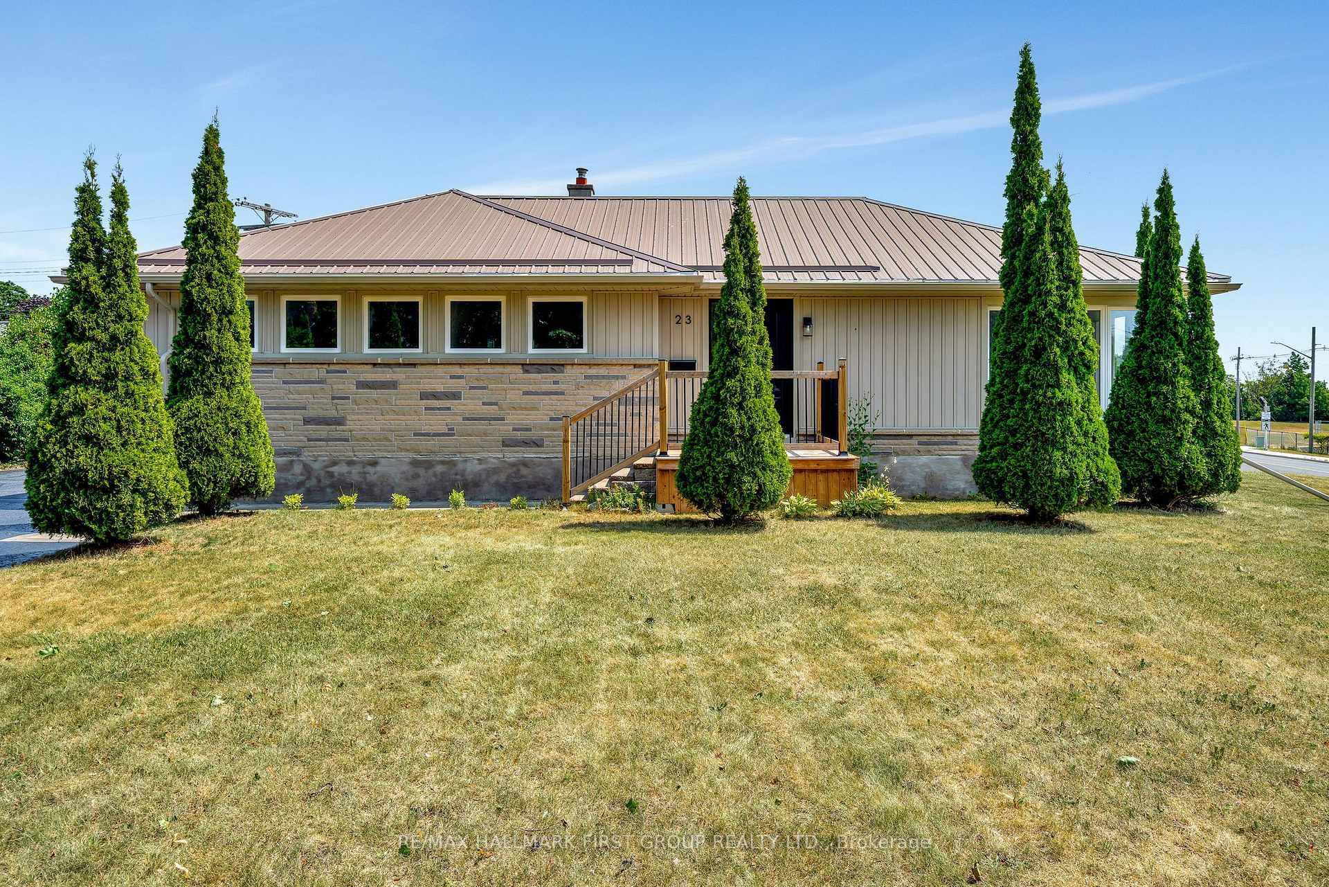 Photo 2 of 23 Third Avenue, Quinte West, Trenton Ward — HOMEH