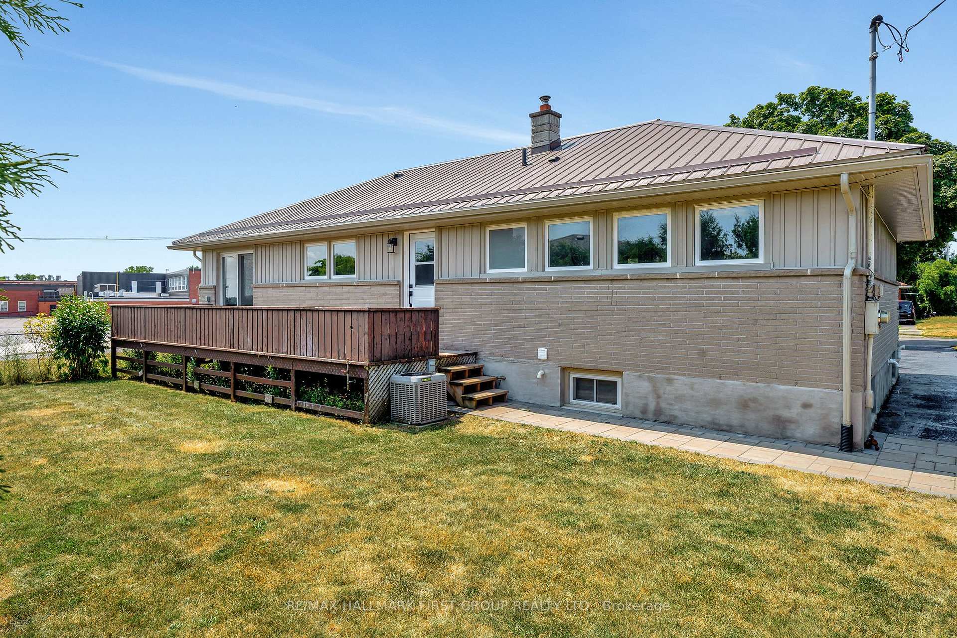 Photo 43 of 23 Third Avenue, Quinte West, Trenton Ward — HOMEH